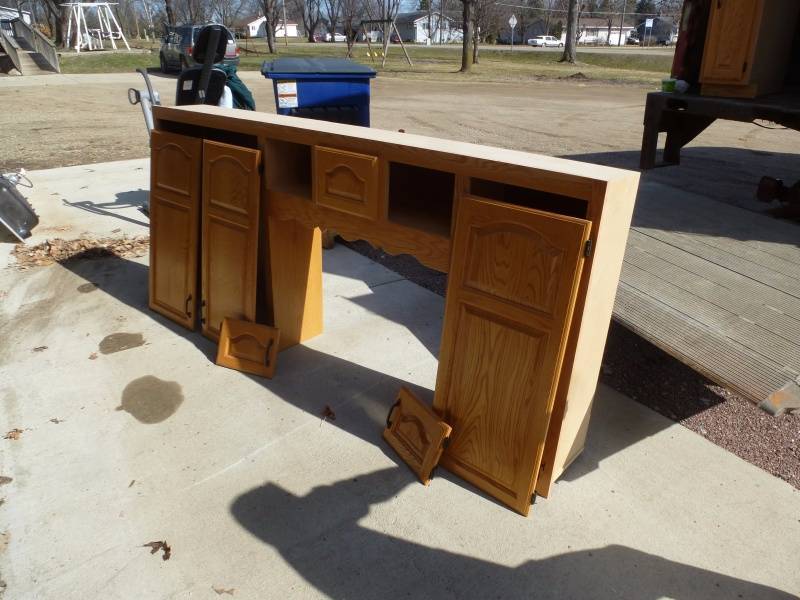 lot 29 image: Oak Kitchen Cabinet Sink upper #3