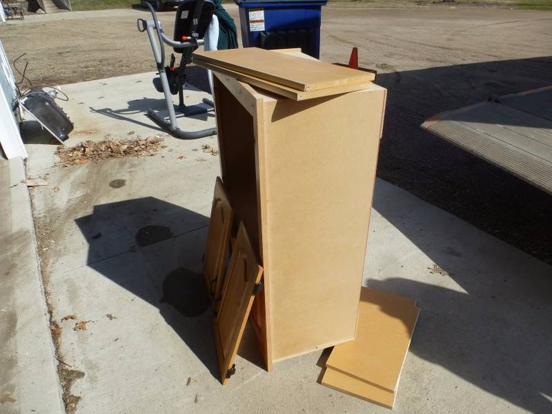 lot 30 image: Oak Kitchen Cabinet TV #4