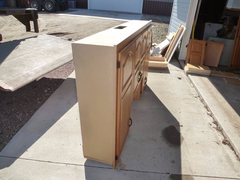 lot 35 image: Oak Kitchen Cabinet Microwave upper #8