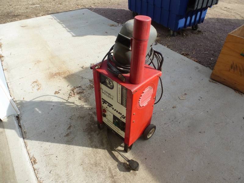 lot 26 image: Forney Arc Welder