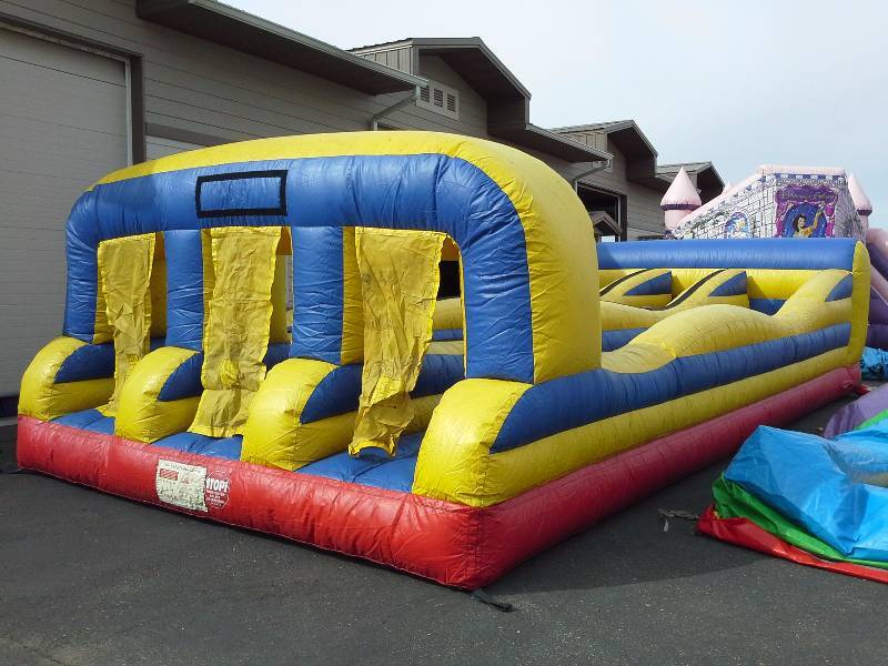 lot 12 image: 3 Lane Bungee Run