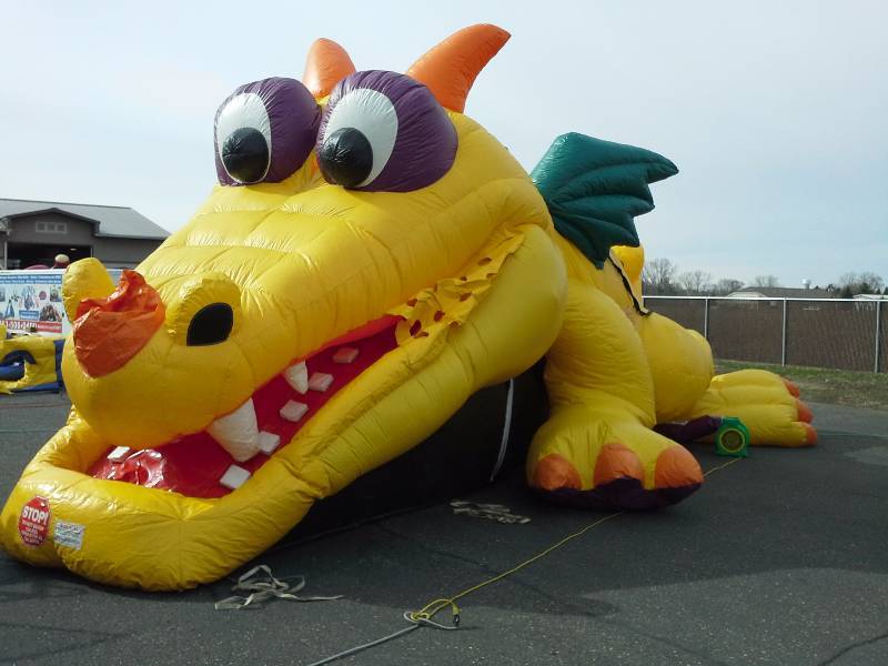 lot 16 image: Yellow Dragon Hide and Slide