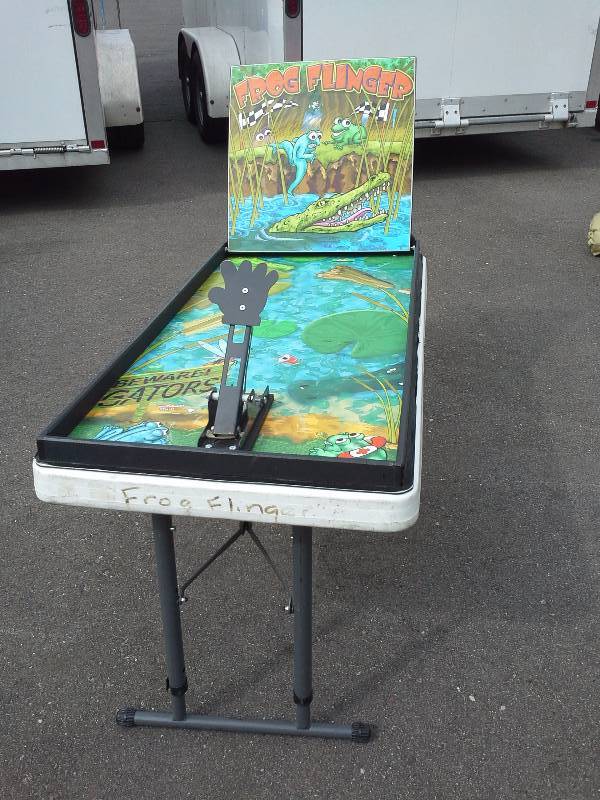 lot 29 image: Frog Flinger 4 Ft Table Game