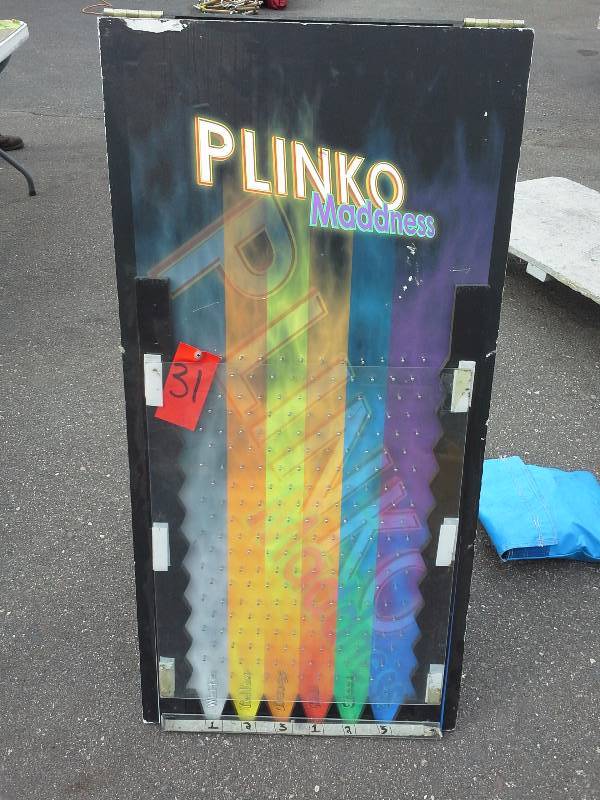 lot 31 image: Super Plinko Stand Up Game