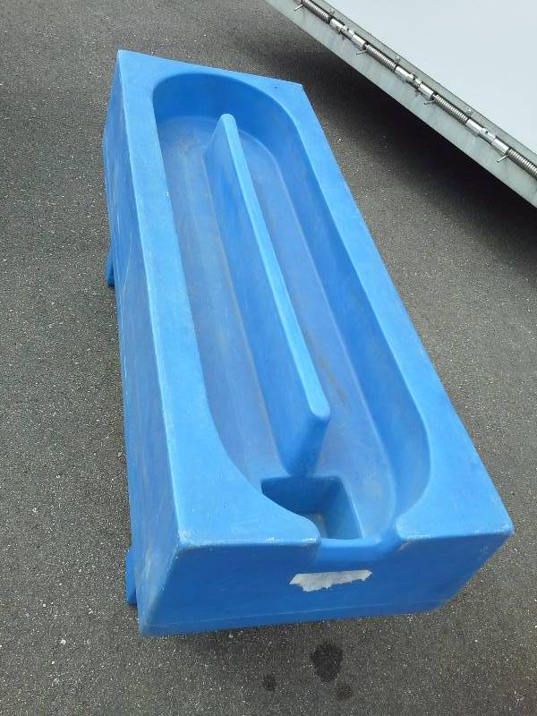 lot 36 image: 4 Ft Duck Pond