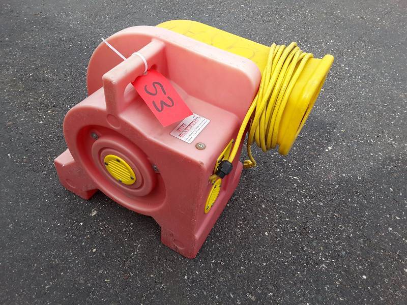 lot 53 image: Tool King Eagle 1.5 HP blower