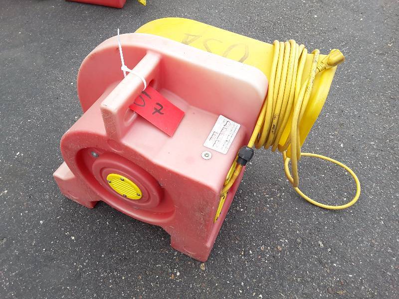 lot 57 image: Tool King Eagle 1.5 HP blower