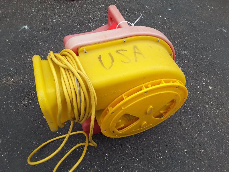 Tool King Eagle 1.5 HP blower Spring Inflatables and Games KBID