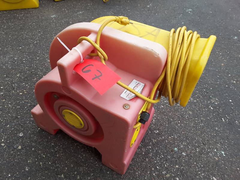 lot 67 image: Tool King Eagle 1.5 HP blower