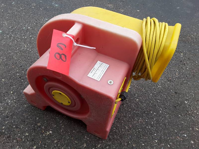 lot 68 image: Tool King Eagle 1.5 HP blower