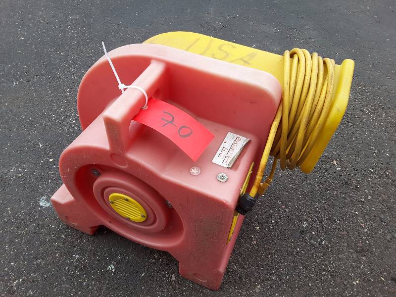 lot 70 image: Tool King Eagle 1.5 HP blower