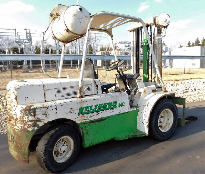 lot 2 image: 8000lb Hyster LPG Forklift