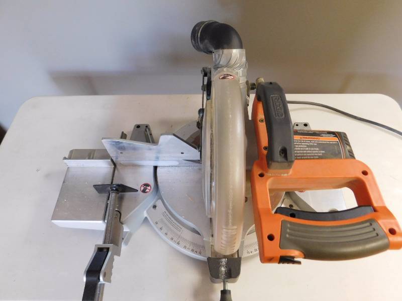 lot 9 image: Ridgid 10 Power Table Saw