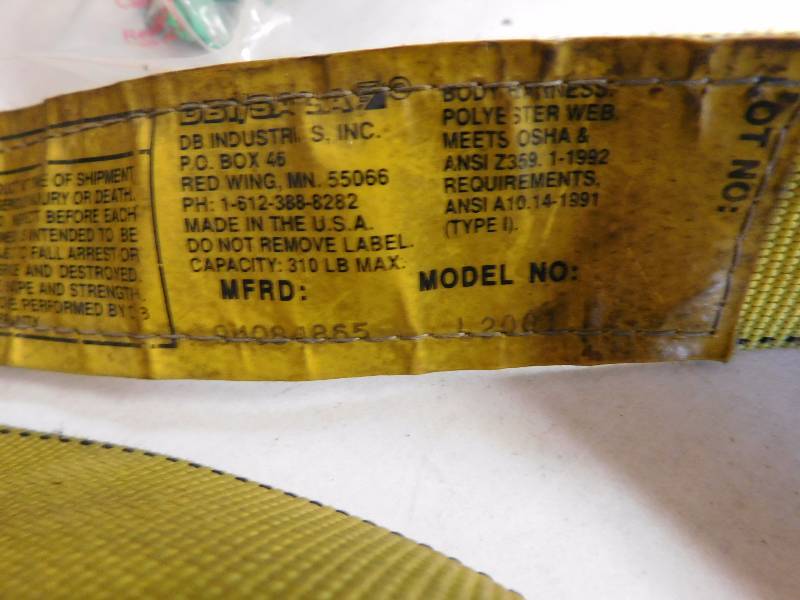 lot 20 image: Lot of Misc Safety Equipment
