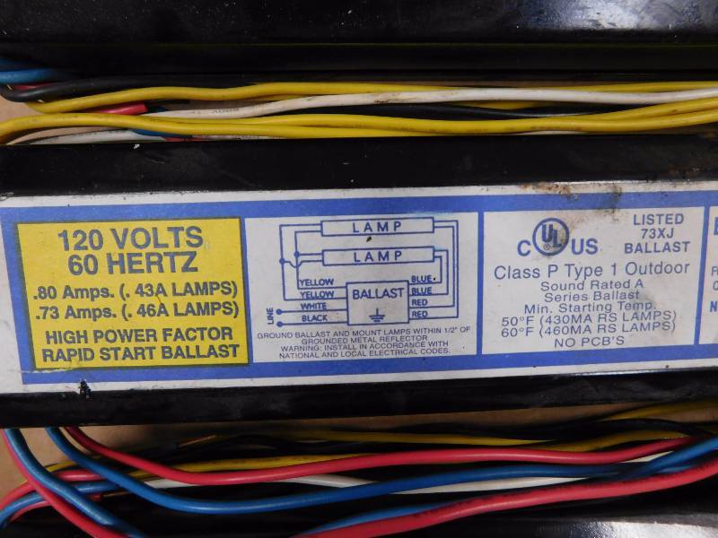 lot 15 image: Lot of 7 120V Ballasts