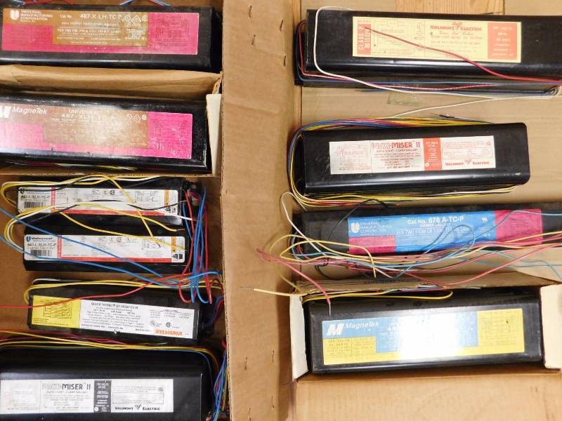 lot 16 image: Lot of Misc Electric Ballasts
