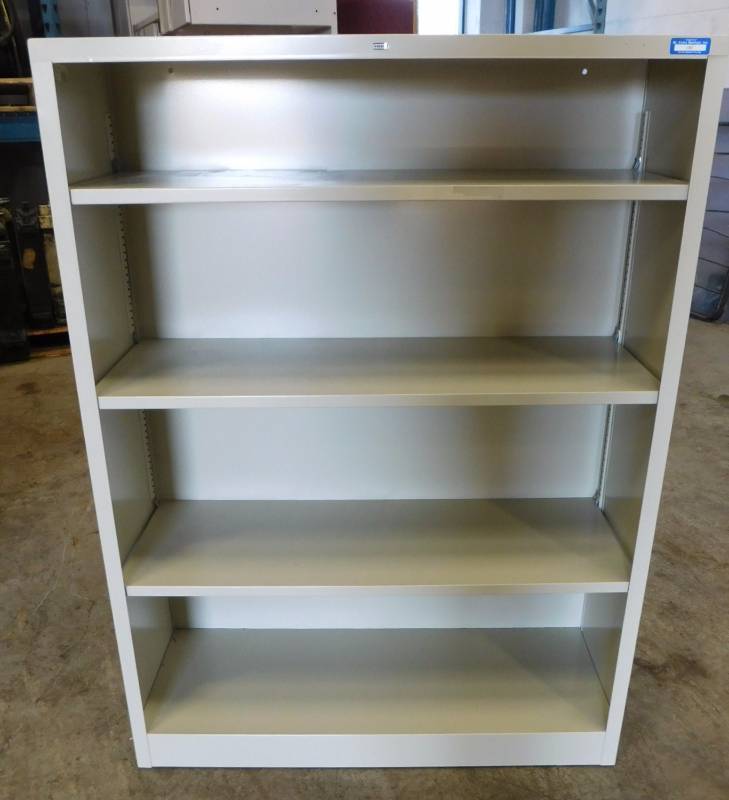 lot 24 image: Hon Metal Shelving