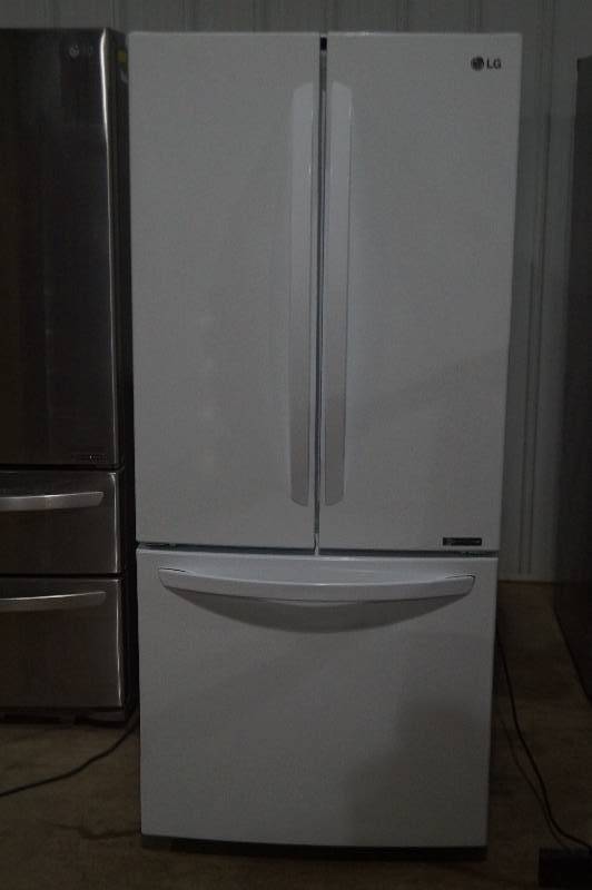 LG 30 in. W 22 cu. ft. French Door Refrigerator in Smooth White