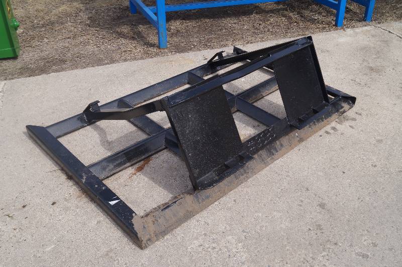 Skid Steer Universal Landplane Attachment