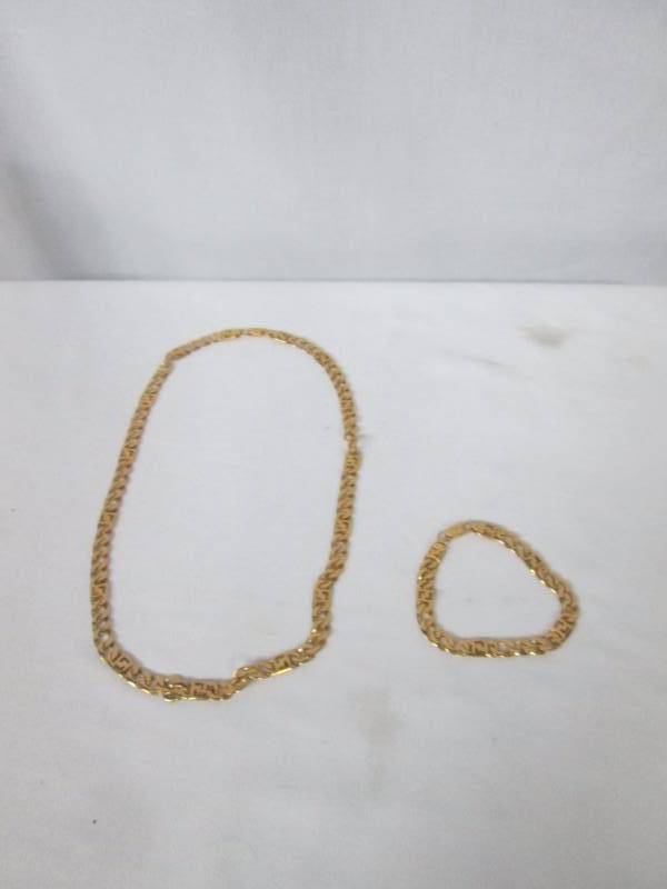 lot 74 image: Goldtone Mens Steel Greek Curb Necklace & Bracelet Set
