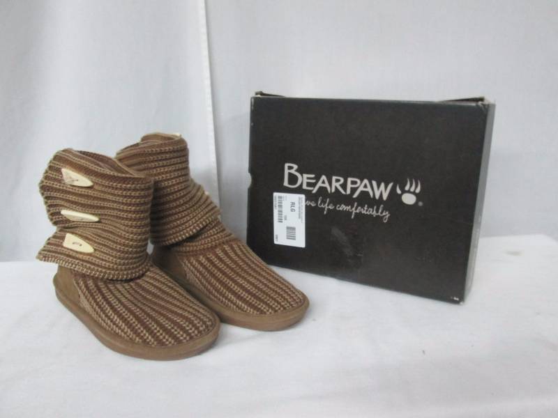 lot 45 image: Bearpaw Womens Knit Boot