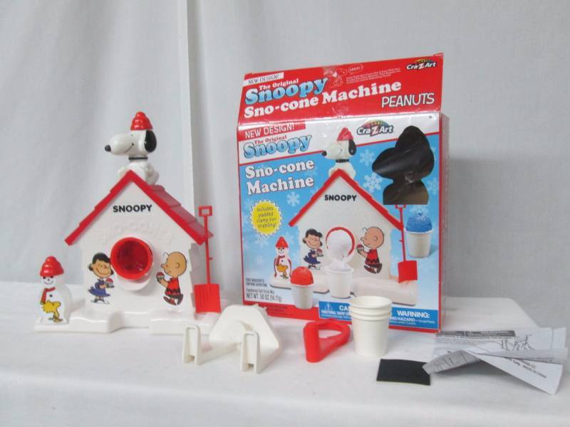 lot 58 image: Cra-Z-Art The Original Snoopy Sno-Cone Machine