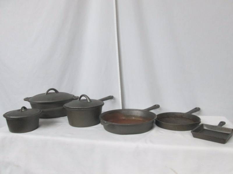 lot 32 image: Alcove 9-pc. Cast Iron Cookware Set