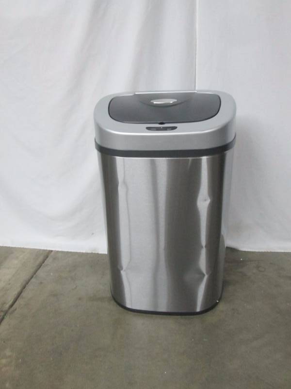 lot 42 image: Nine Stars 21-Gallon Motion-Sensor Trash Can
