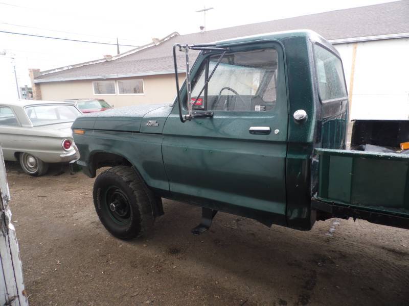 1977 4 Wheel Drive Pickup (F250) High-Boy