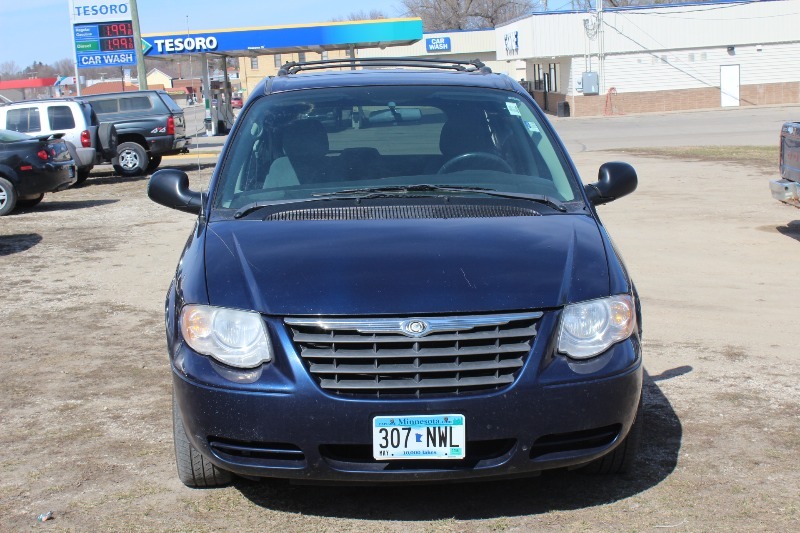 2005 Chrysler Town & Country Touring Edition Stow & Go