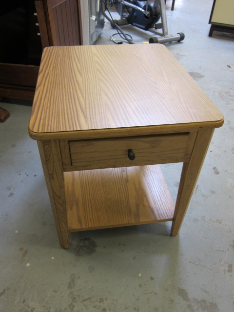 lot 12 image: Table