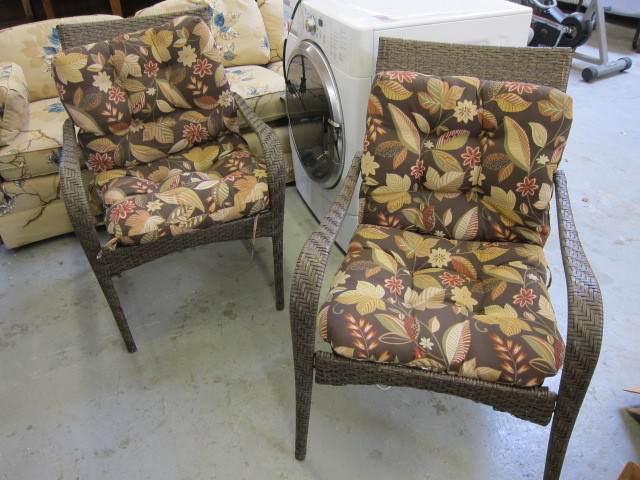 lot 15 image: Patio Chairs
