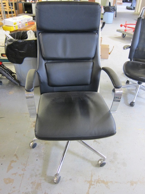 lot 16 image: Office Chair