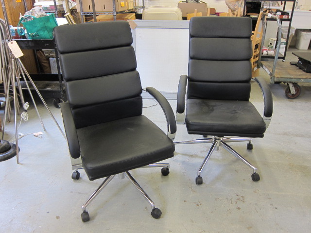 lot 19 image: Office Chairs