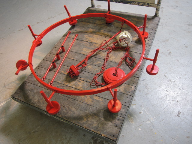 lot 29 image: Chandelier