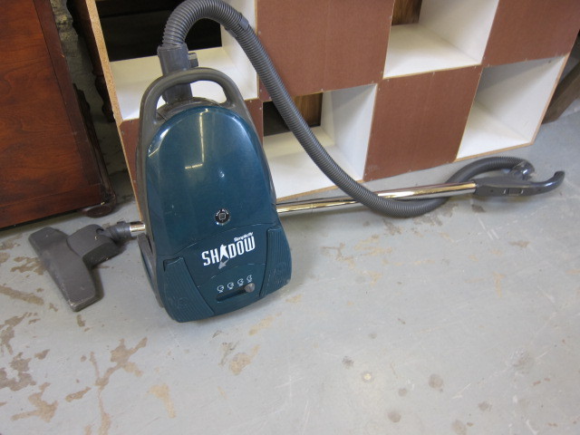 lot 40 image: Simplicity Vacuum