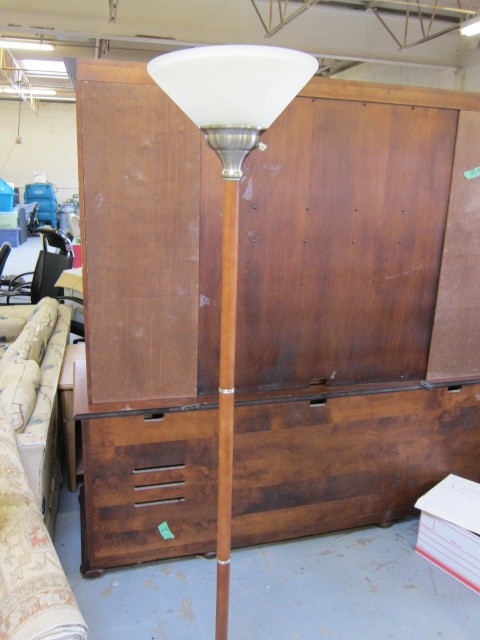 lot 41 image: Lamp