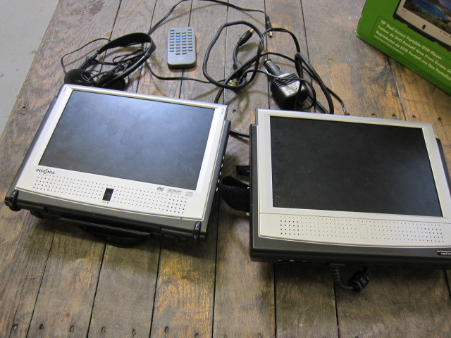 lot 44 image: Portable DVD Player