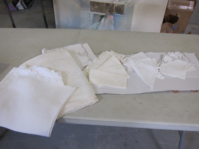 lot 61 image: Vintage Linens