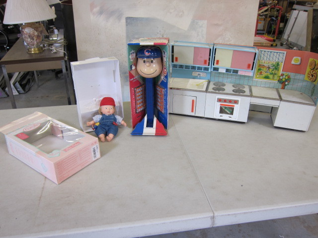 lot 63 image: Dolls and Accessories