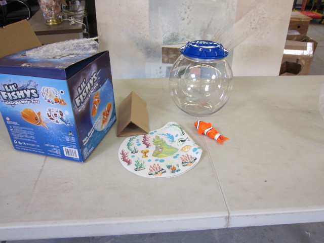 lot 69 image: Motorized Fish Toy