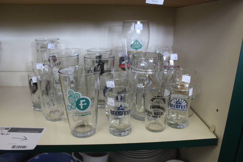 lot 6 image: Half Shelf Lot of Miscellaneous Glassware