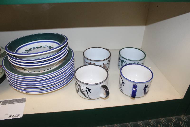 lot 9 image: Shelf Lot of China Set