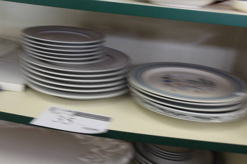 lot 35 image: Shelf Lot of China, Ceramics, Glassware