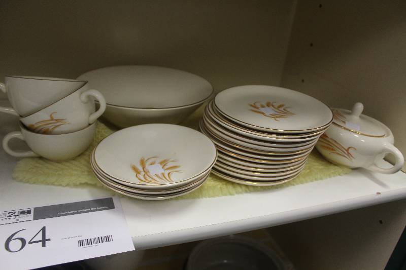 lot 64 image: Shelf Lot of China