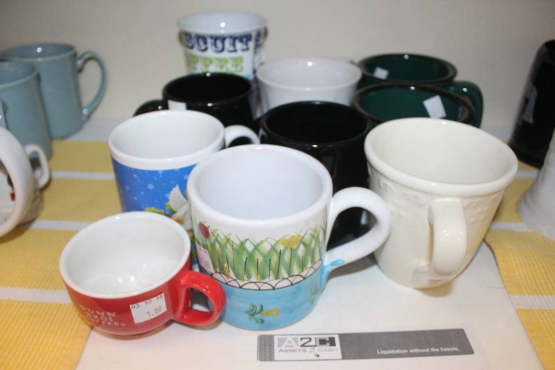 lot 54 image: Shelf Lot of Ceramics