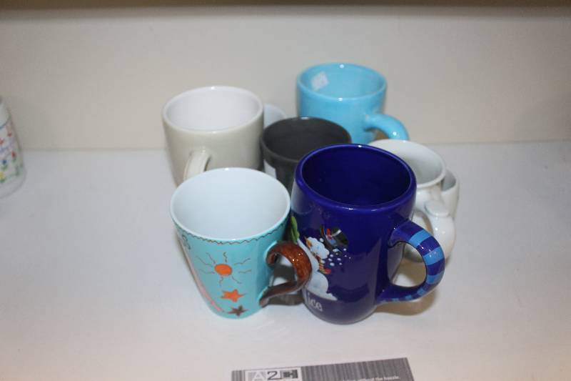 lot 57 image: Shelf Lot of Ceramics