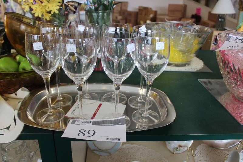lot 89 image: Shelf Lot of Wine Glasses, Serving Tray