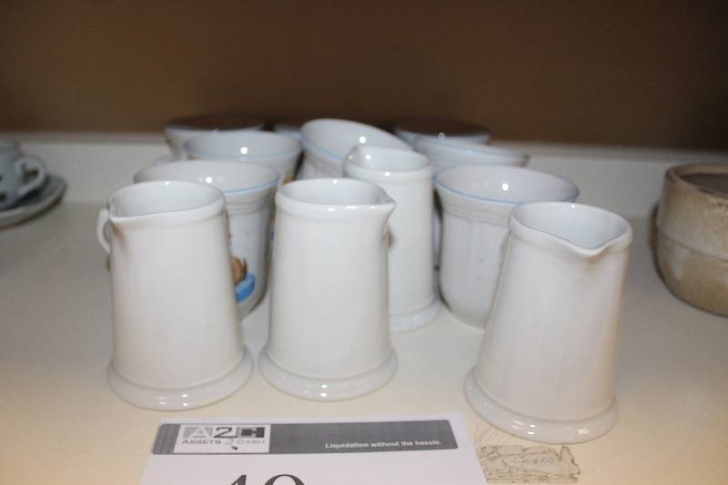 lot 40 image: Shelf Lot of China