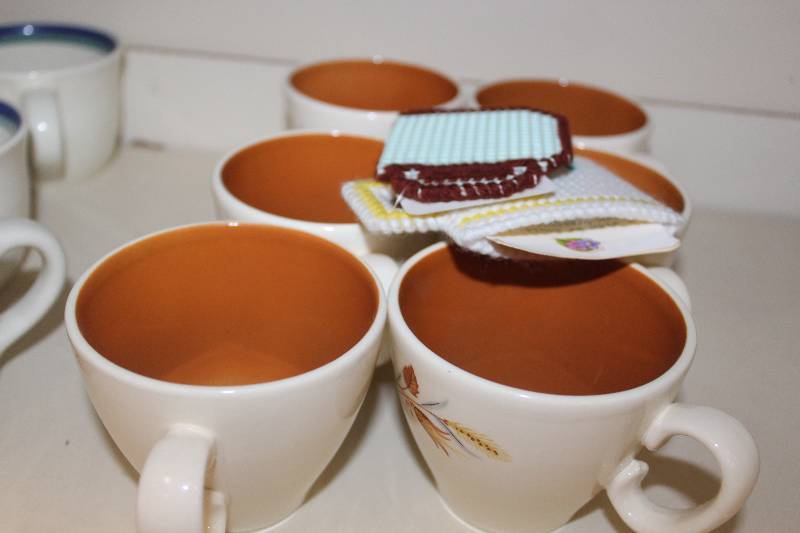 lot 43 image: Shelf Lot of China